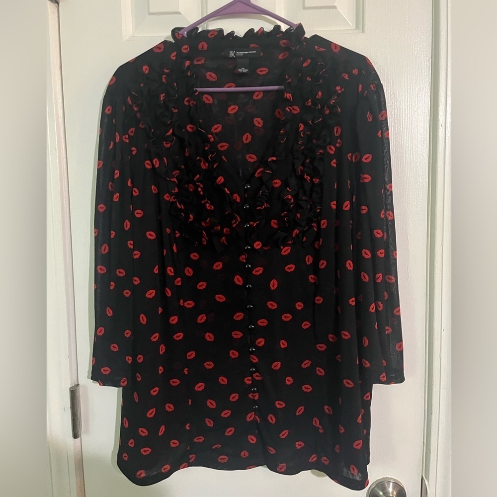 INC Black and Red lipstick Printed Ruffle neck button detailing blouse size 3X